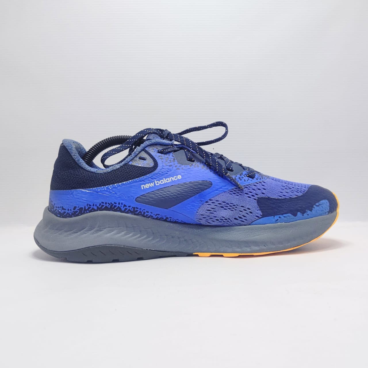 New Balance Intrel V5