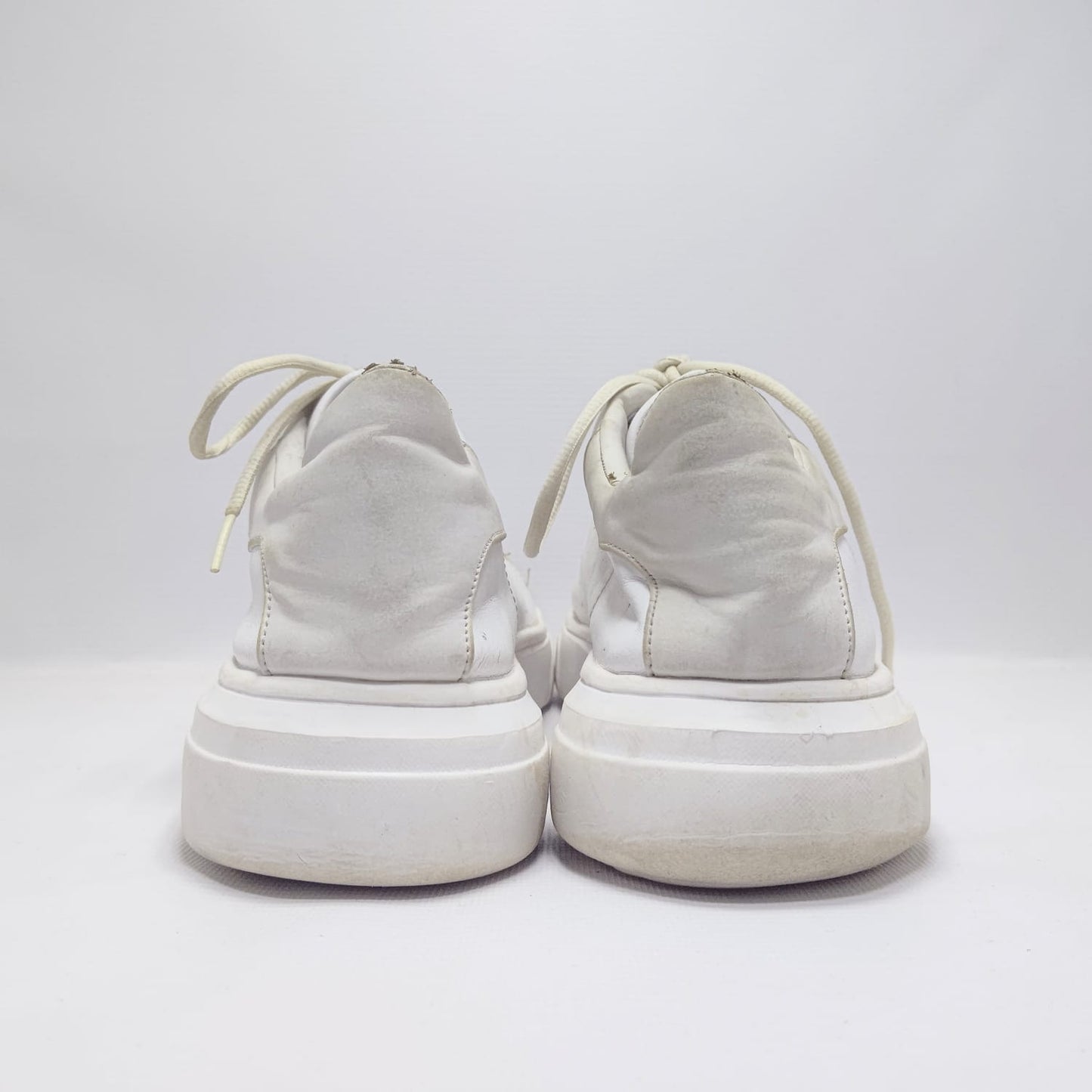 WHITE SNEAKERS (China)