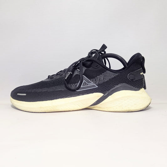 Peak shoes
