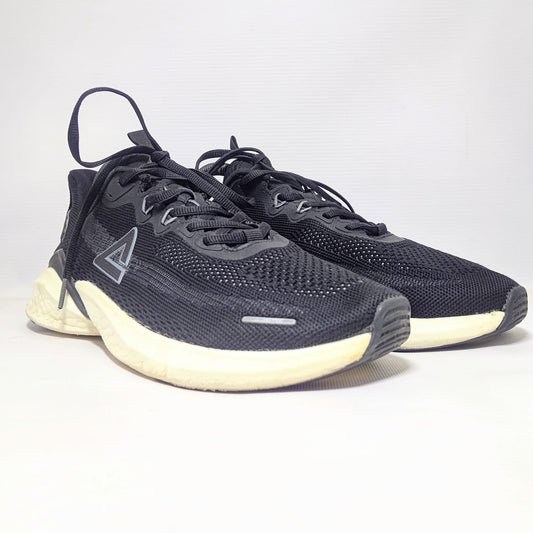 Peak shoes