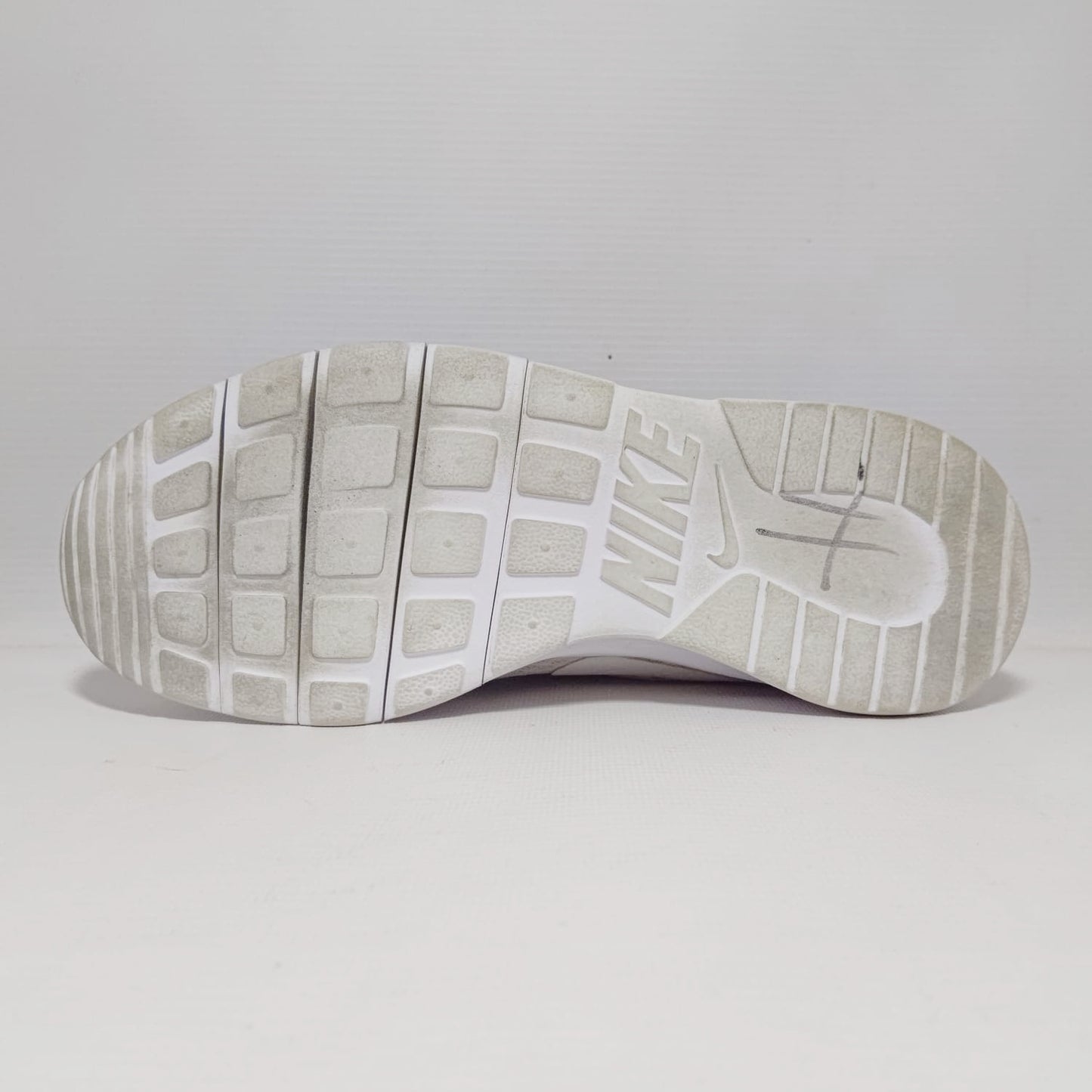 Nike Tanjun Sneakers