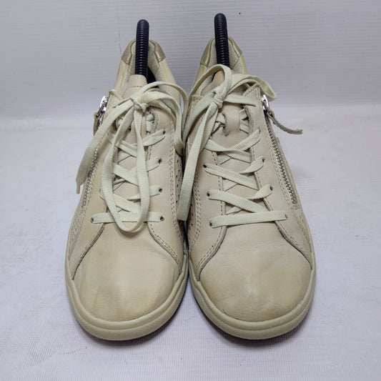 Earth Origins Etta Sneaker