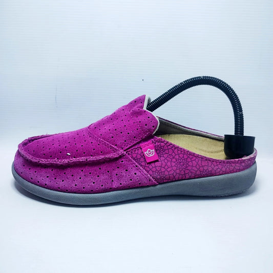 Spenco Siesta Slide Mosaic mules in a magenta/fuchsia color