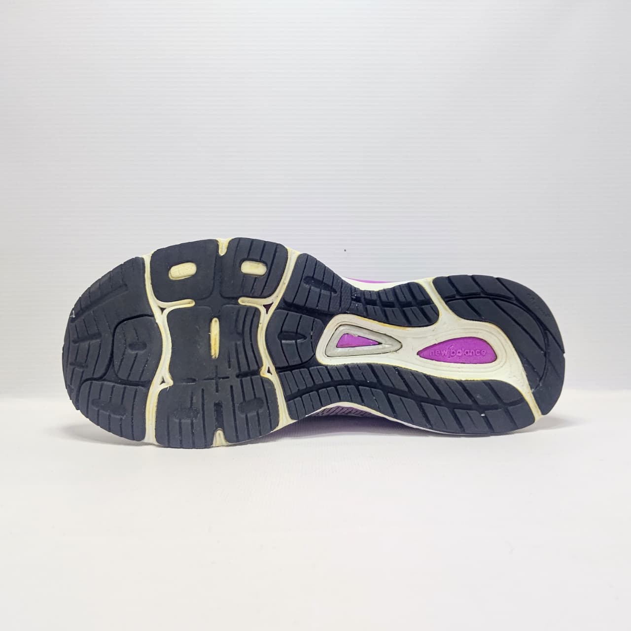 New Balance 880 V9