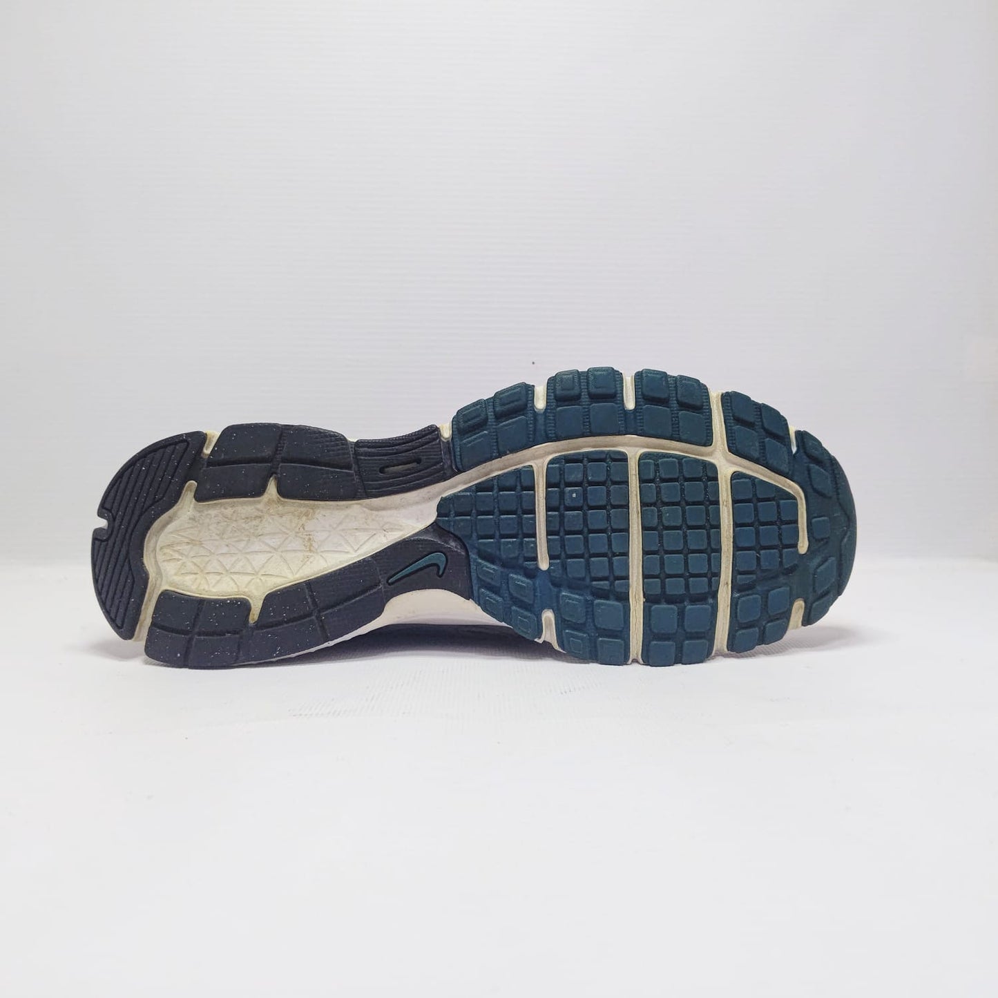 NIKE REVOLUTION 2
