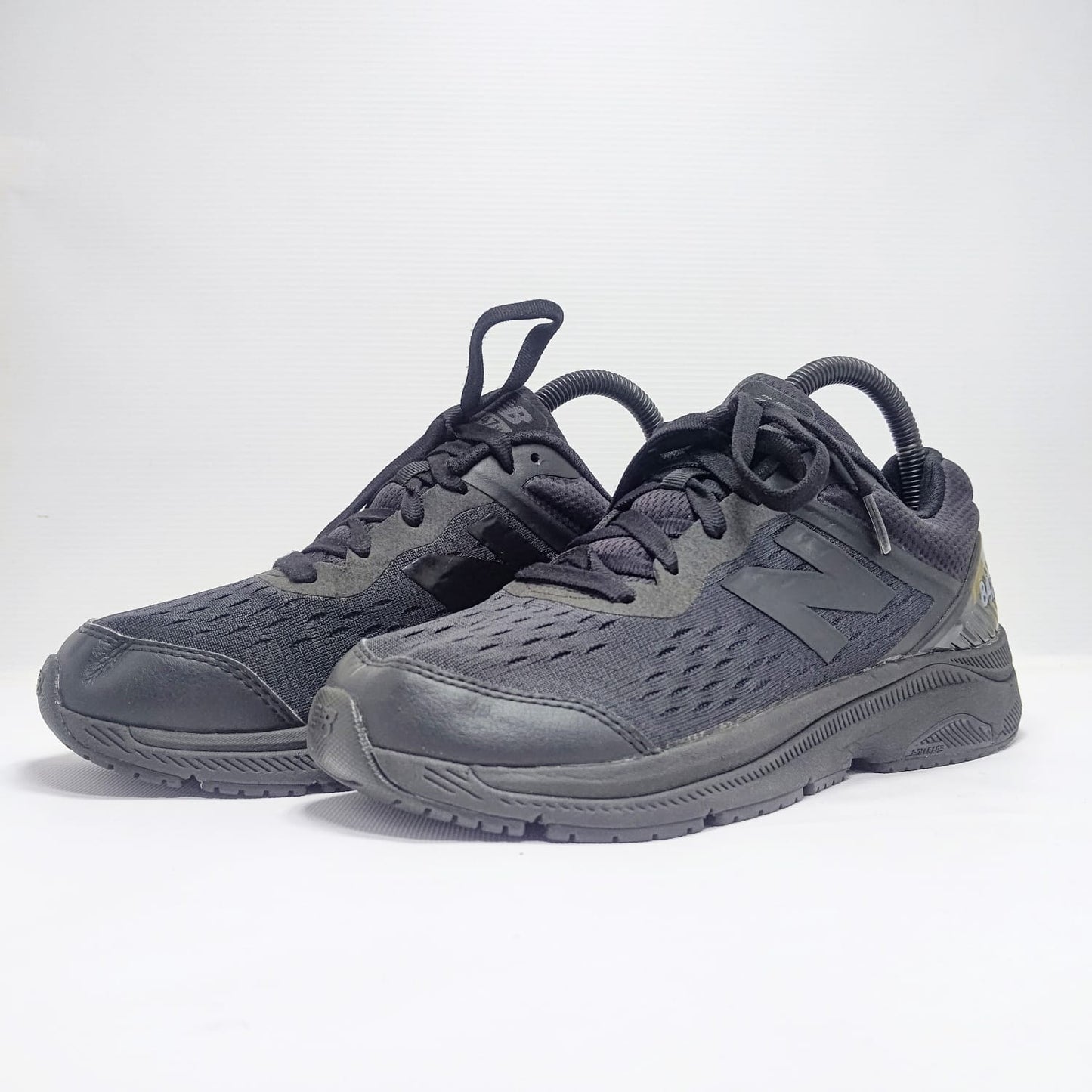 NEW BALANCE 847 V4