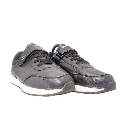 CHINES BRANDED SNEAKERS