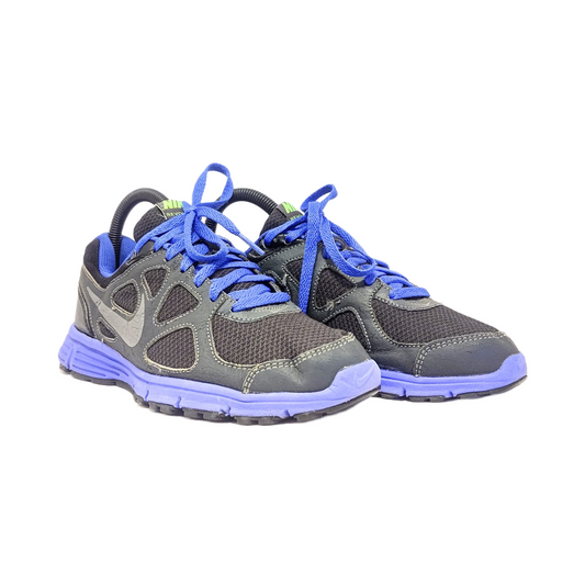 NIKE REVOLUTION