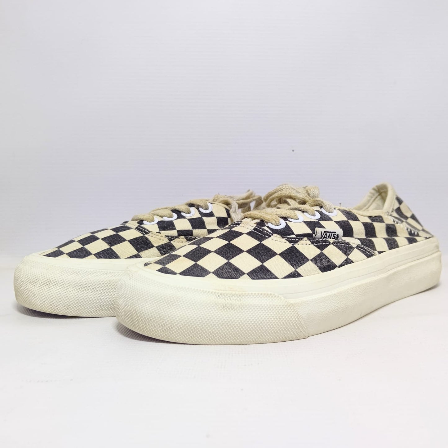 VANS BRANDED SNEAKERS