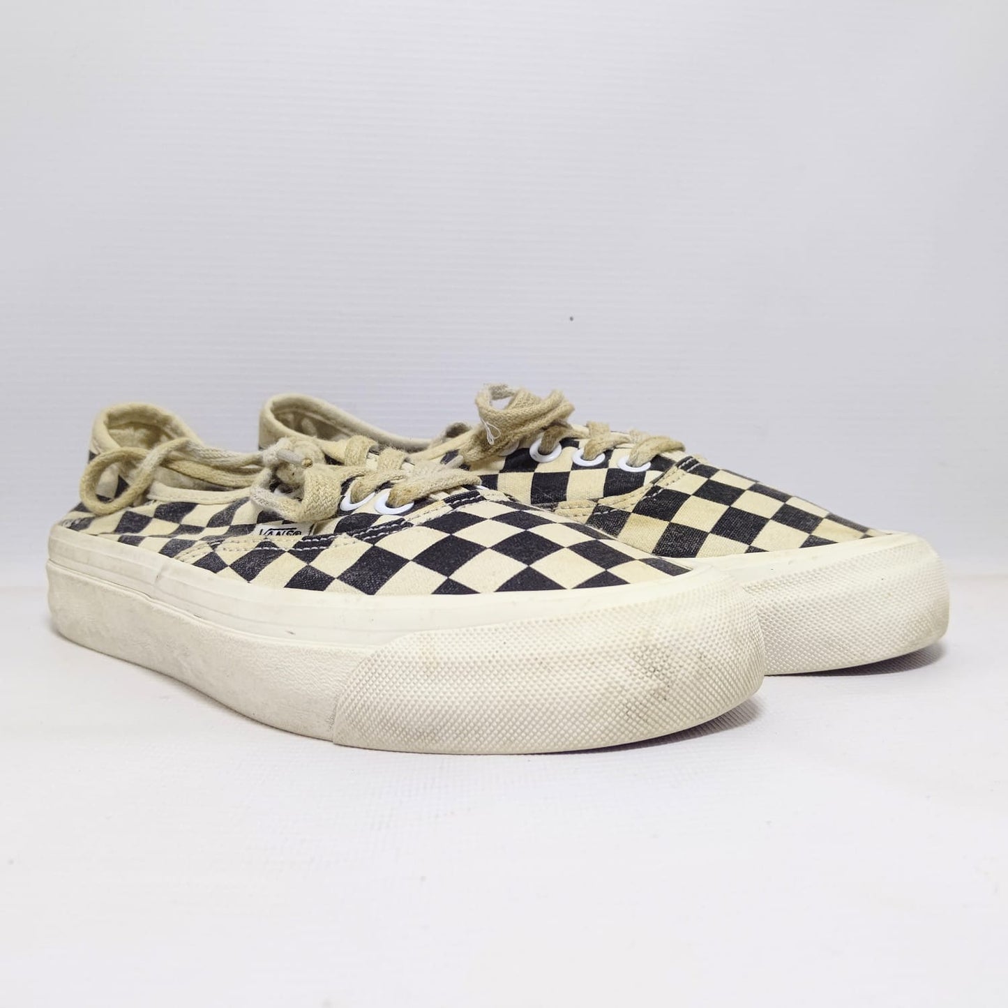 VANS BRANDED SNEAKERS