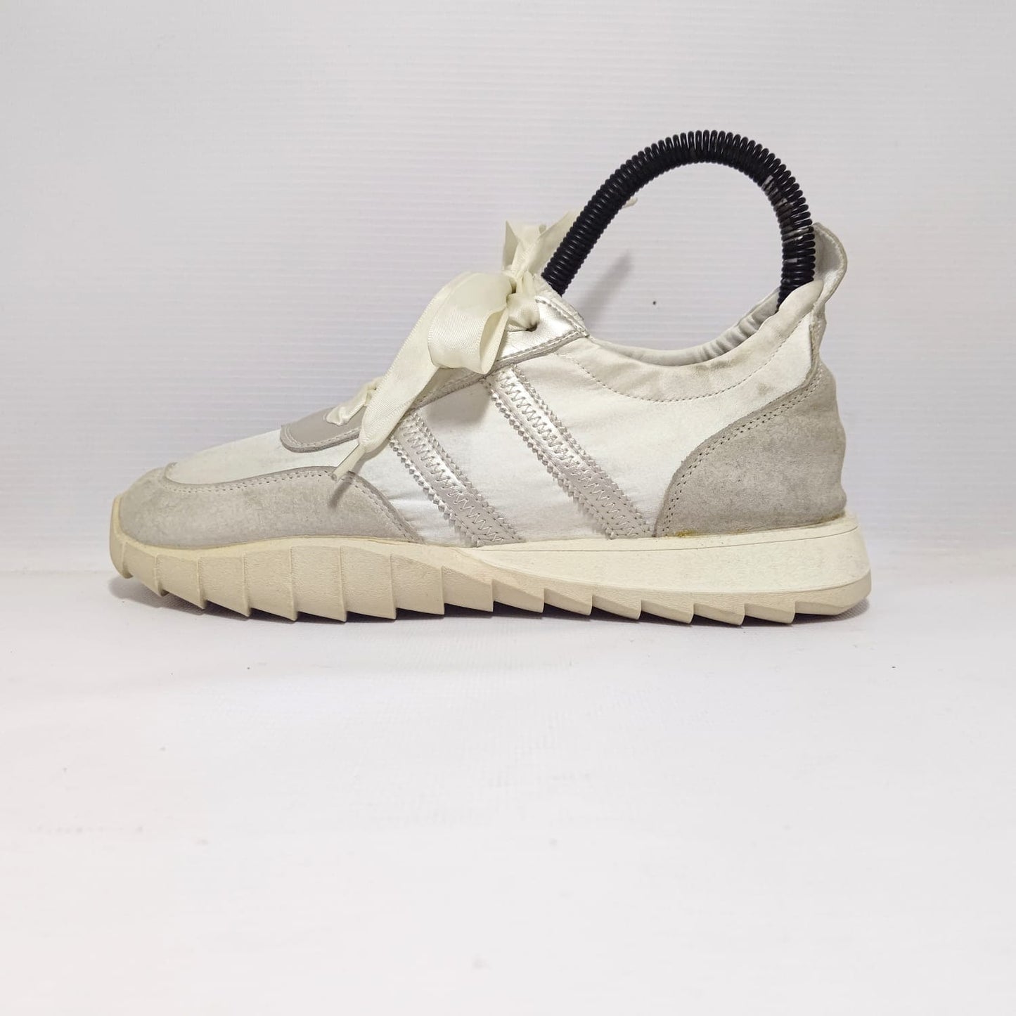 Sadisa Inner Heightening Moral Training Shoes for Women