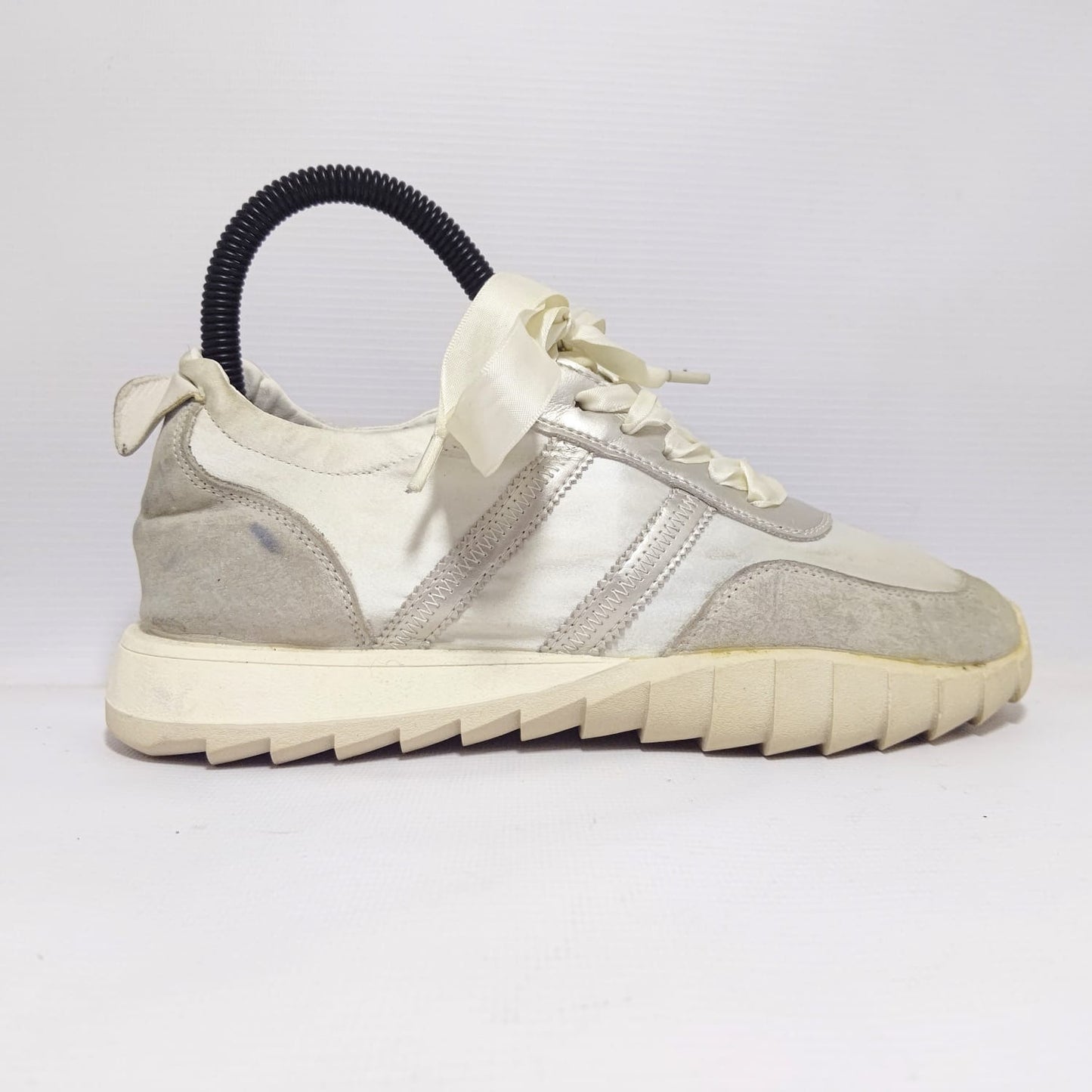 Sadisa Inner Heightening Moral Training Shoes for Women