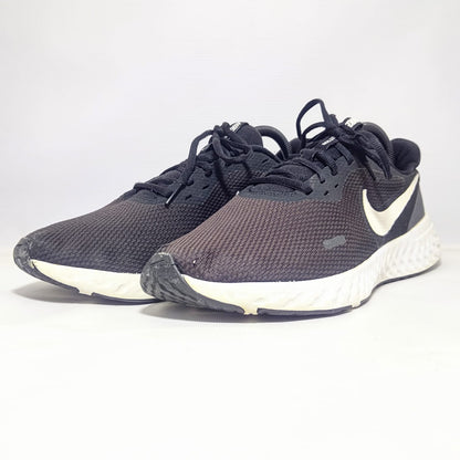 Nike Revolution