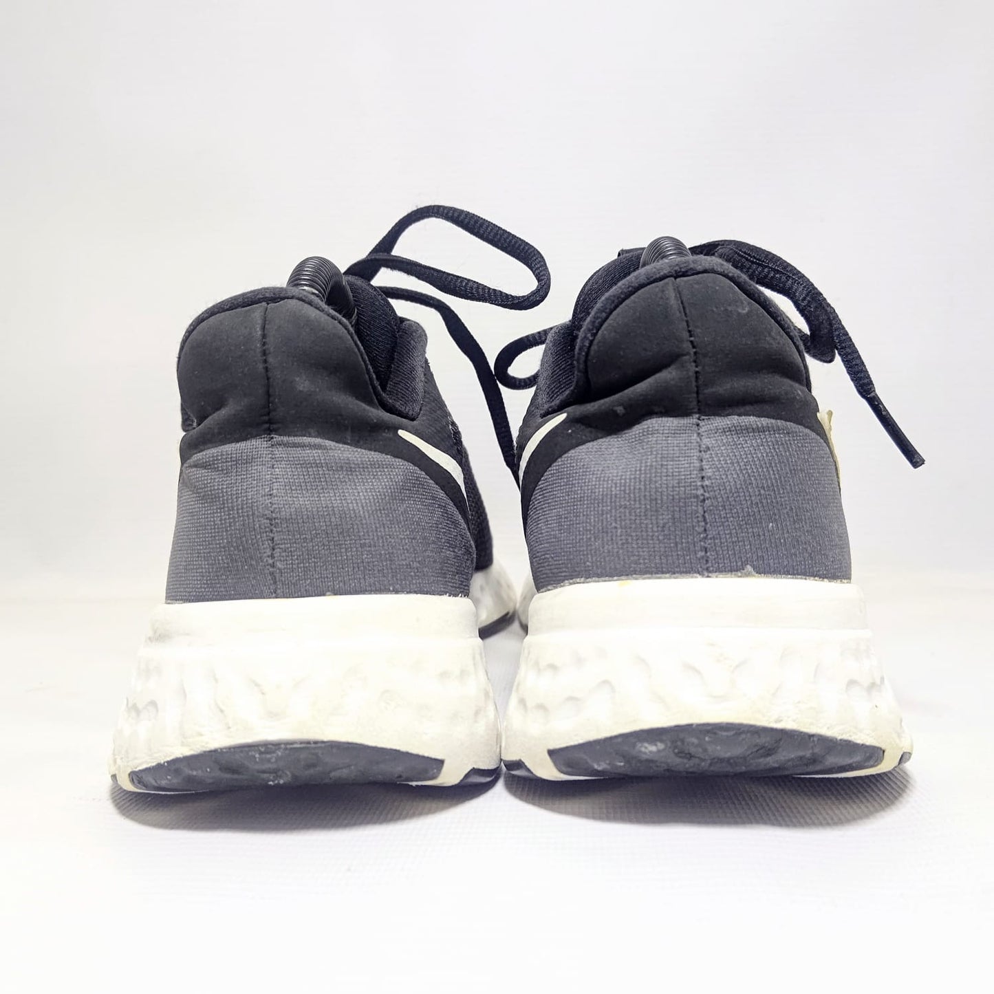 Nike Revolution