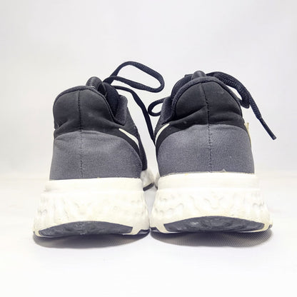 Nike Revolution