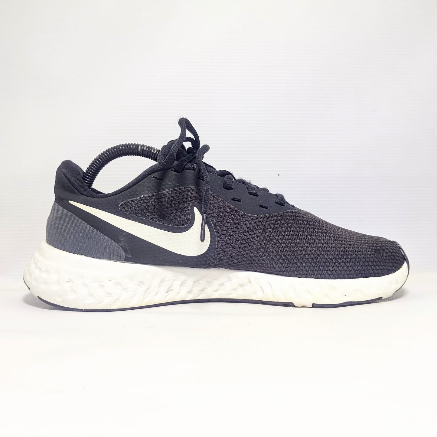 Nike Revolution
