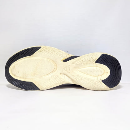 Peak shoes