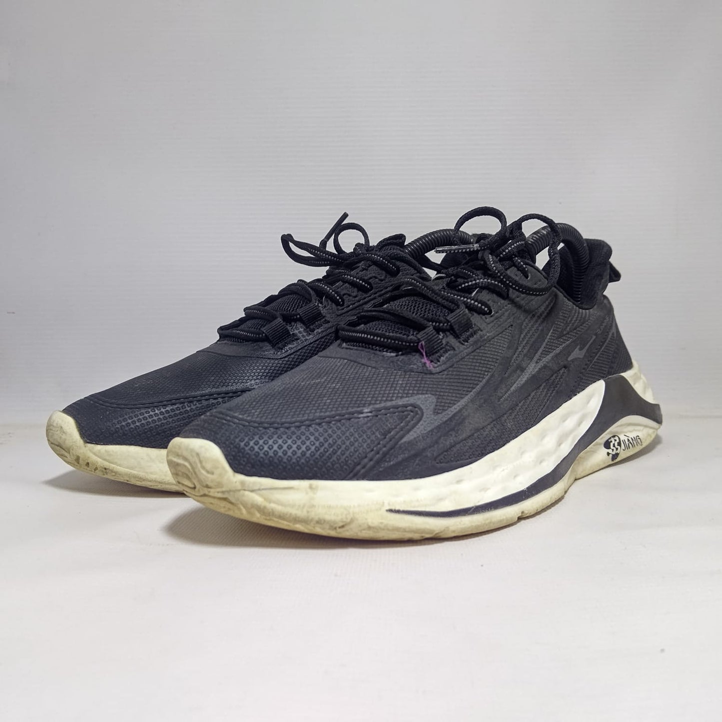 Jiang Shoes