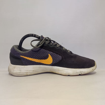Nike Revolution 3