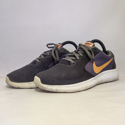 Nike Revolution 3