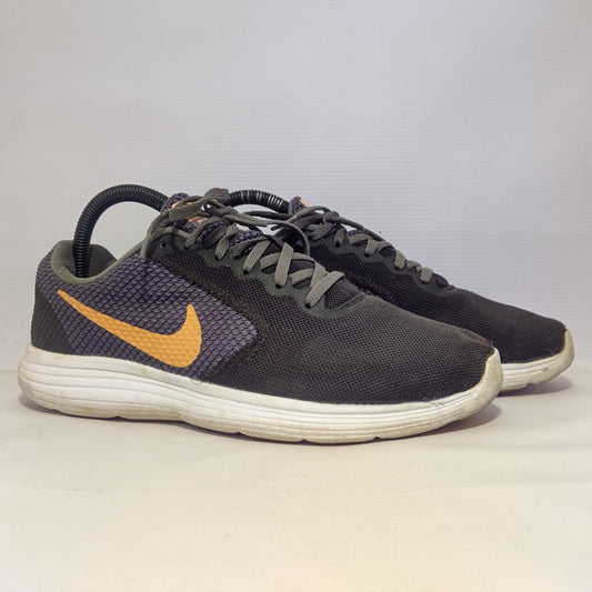 Nike Revolution 3