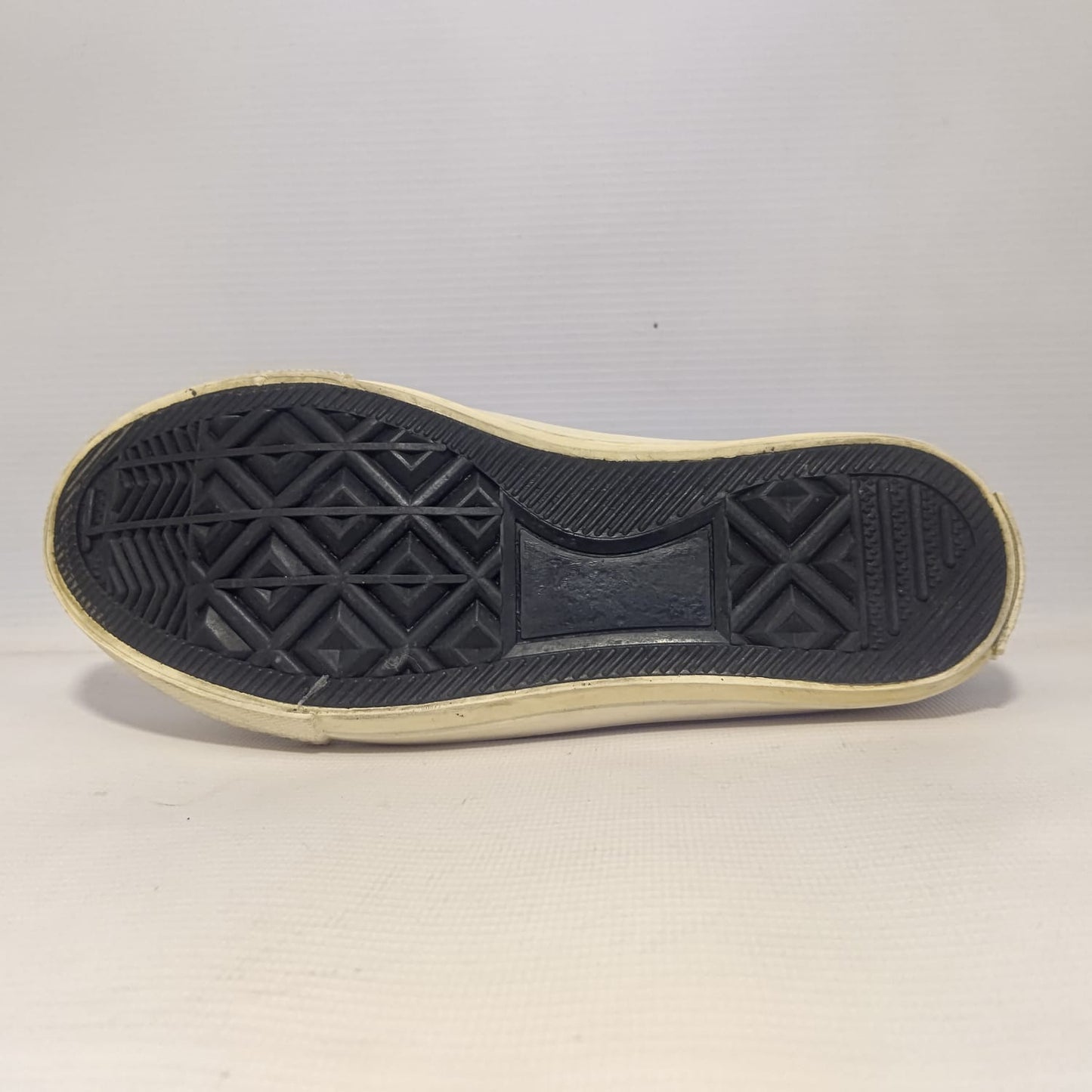 Huanyue Sneakers with fabric top and Rubber Sole For Boys and Girls