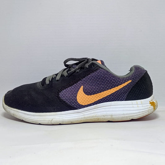 Nike Revolution 3