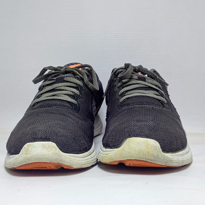 Nike Revolution 3