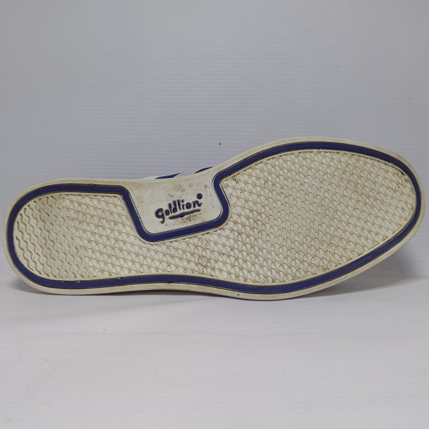 Gold Lion Casual Sneakers