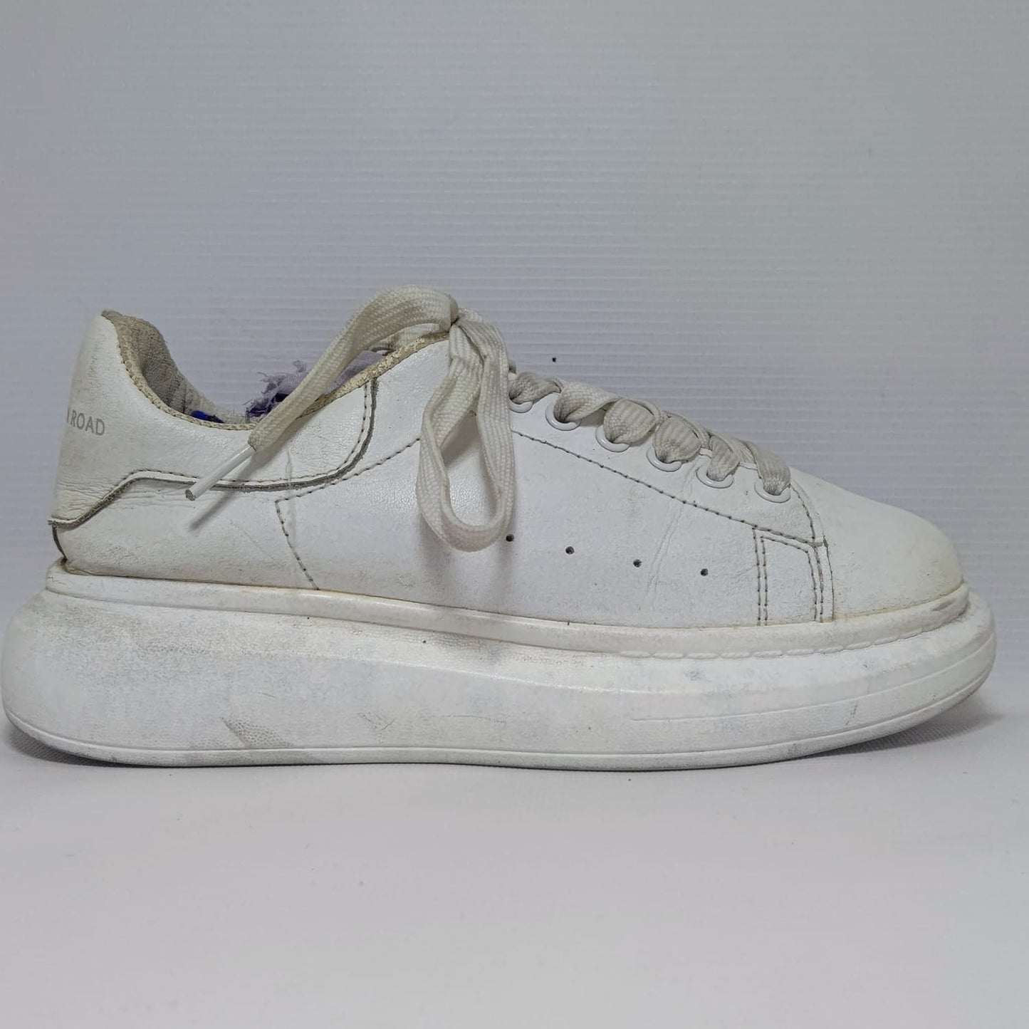 Dragonfly Zeal Heart On Road Withe Leather Shoes for Girls and Womens