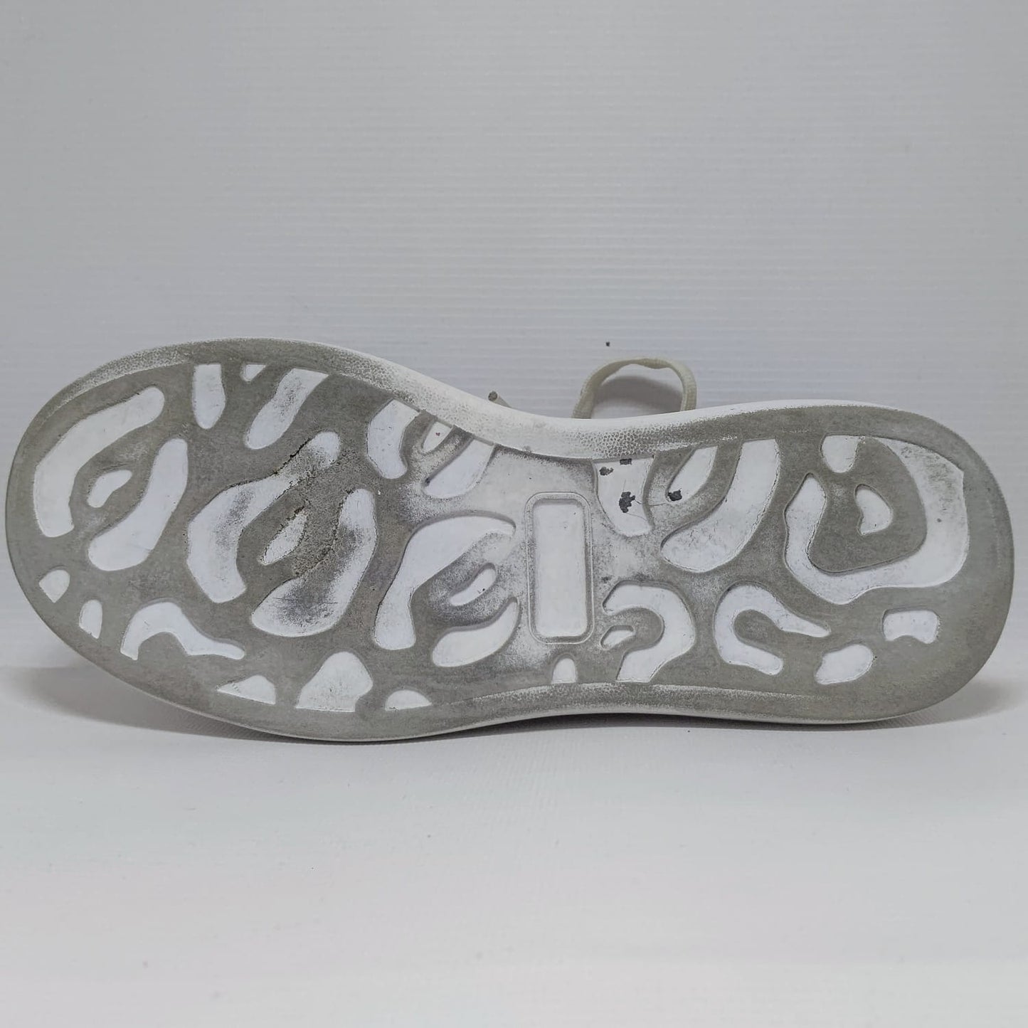 Dragonfly Zeal Heart On Road Withe Leather Shoes for Girls and Womens