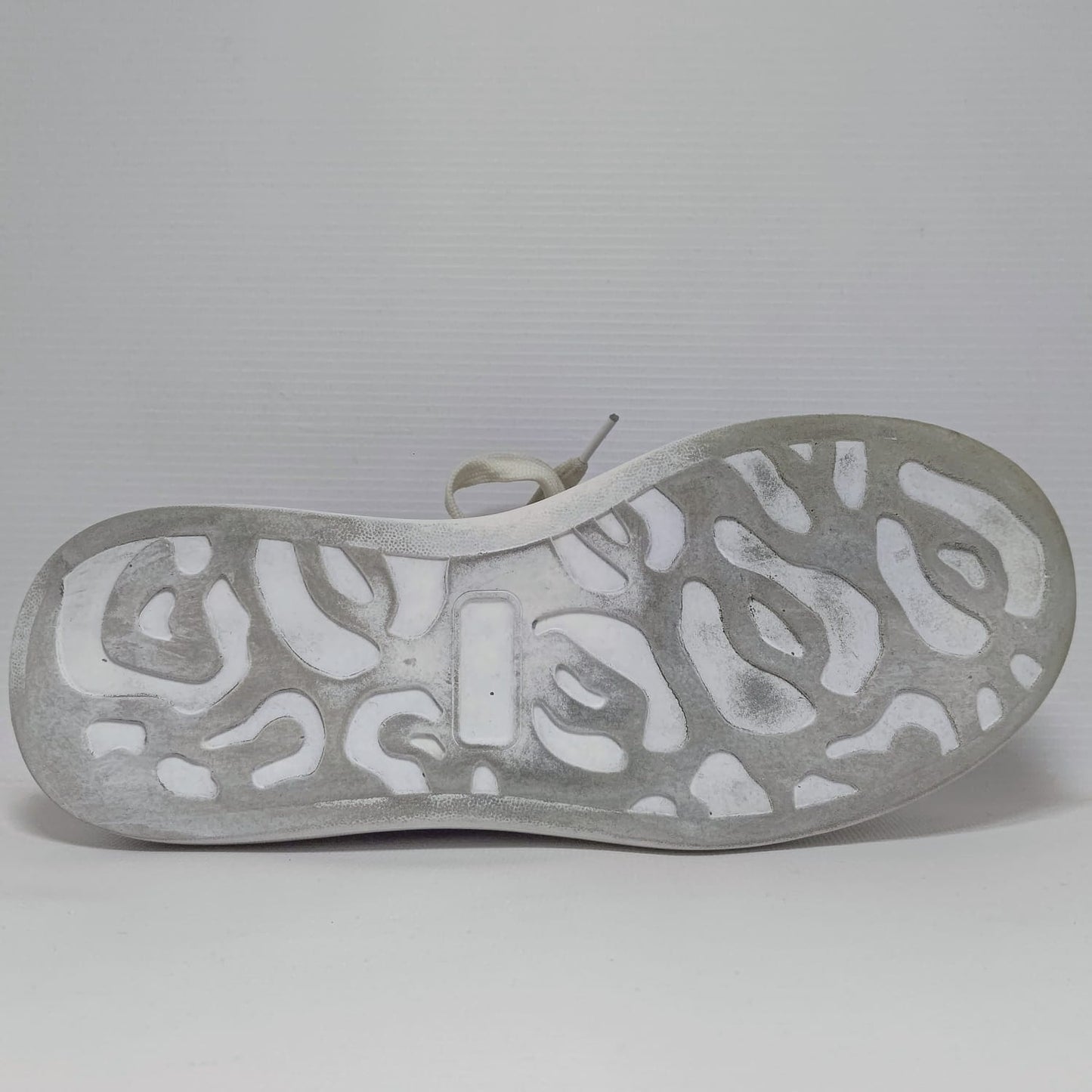 Dragonfly Zeal Heart On Road Withe Leather Shoes for Girls and Womens