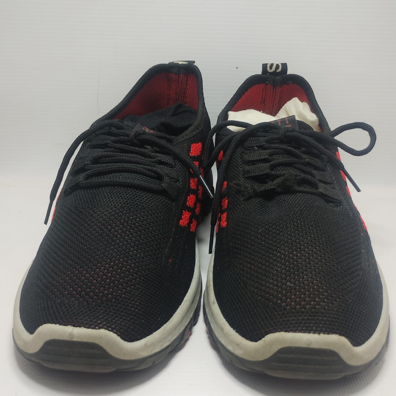 Warrior Black Breathable Sports Shoes
