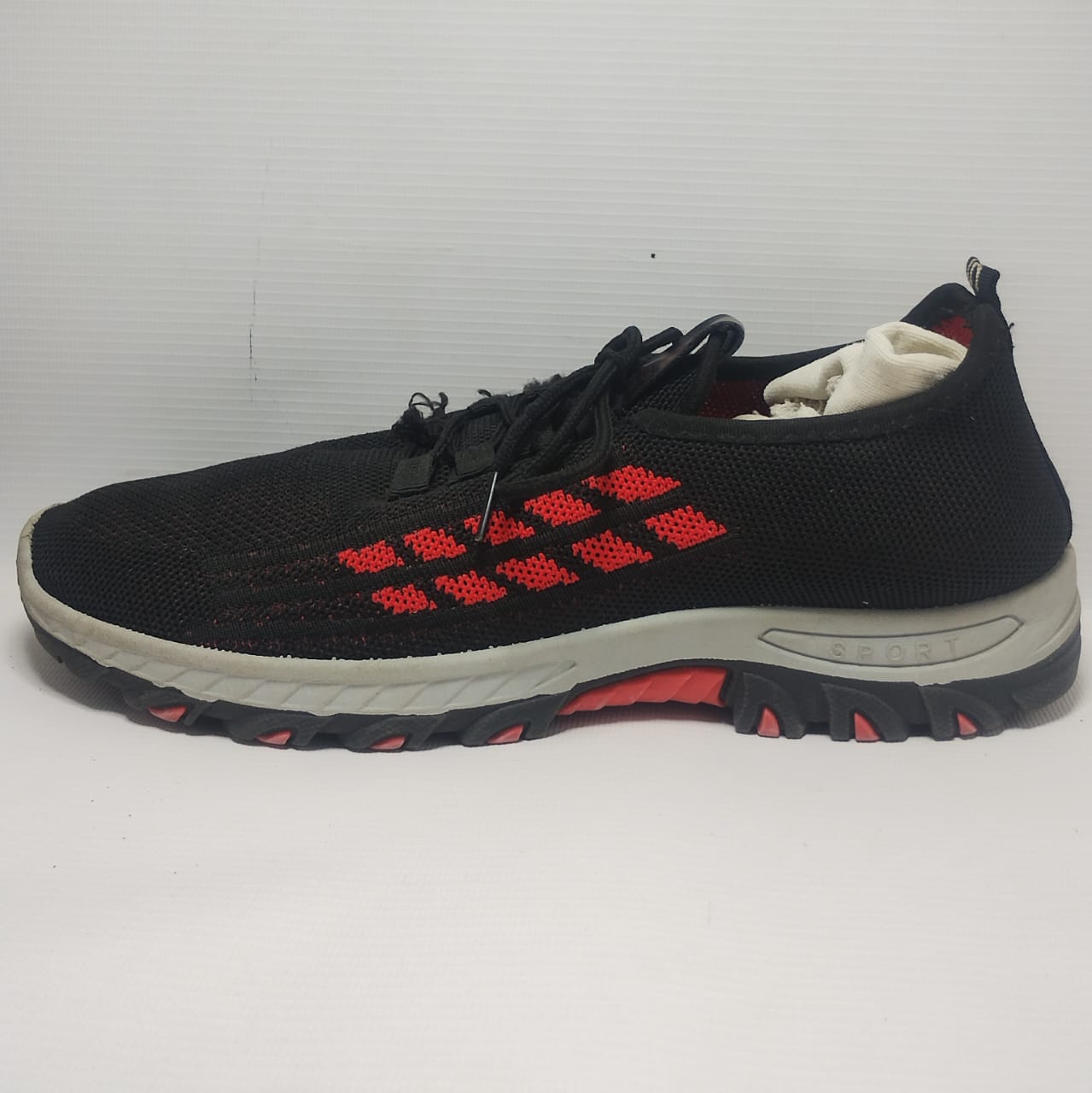 Warrior Black Breathable Sports Shoes