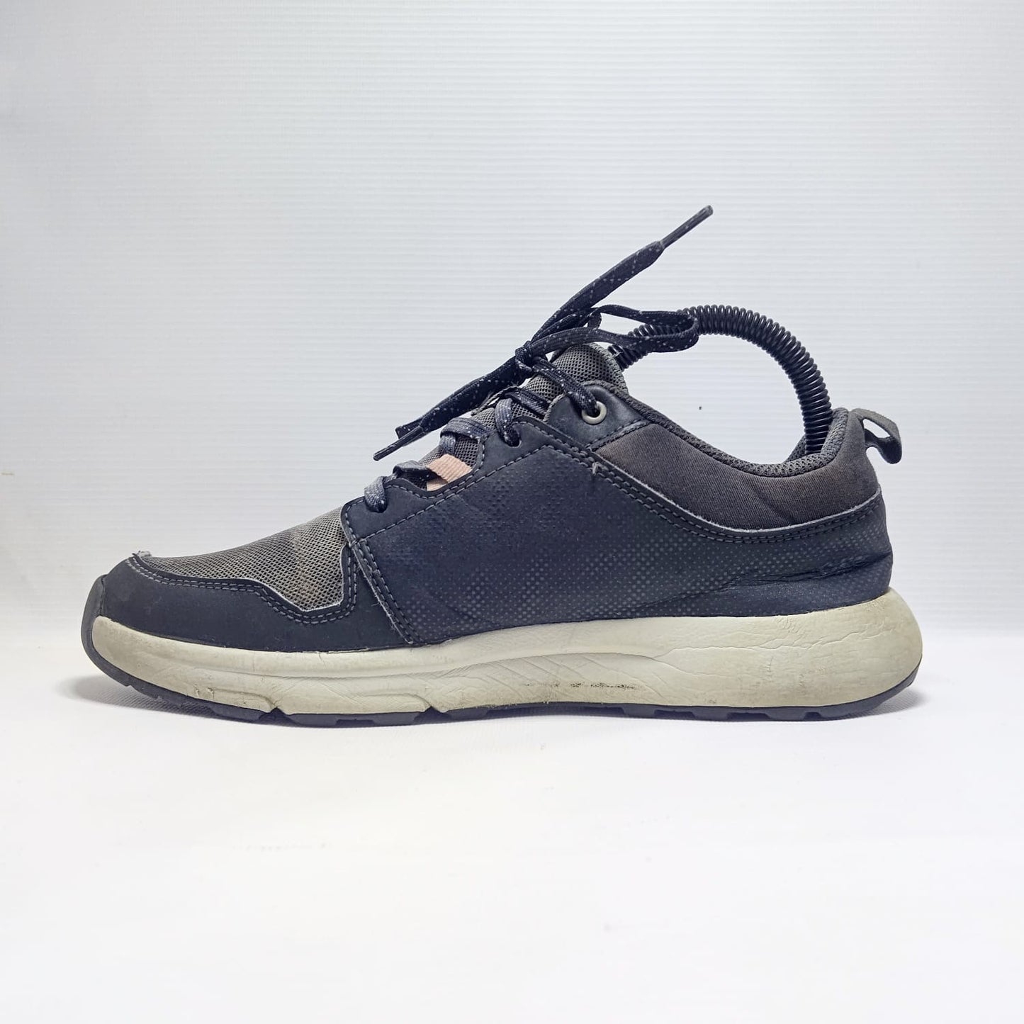 Quecheua Brown Sneakers