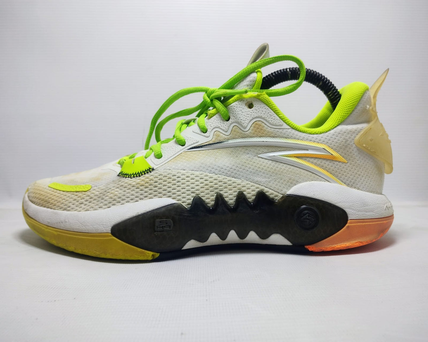 Anta Shock Wave 5 Shoes