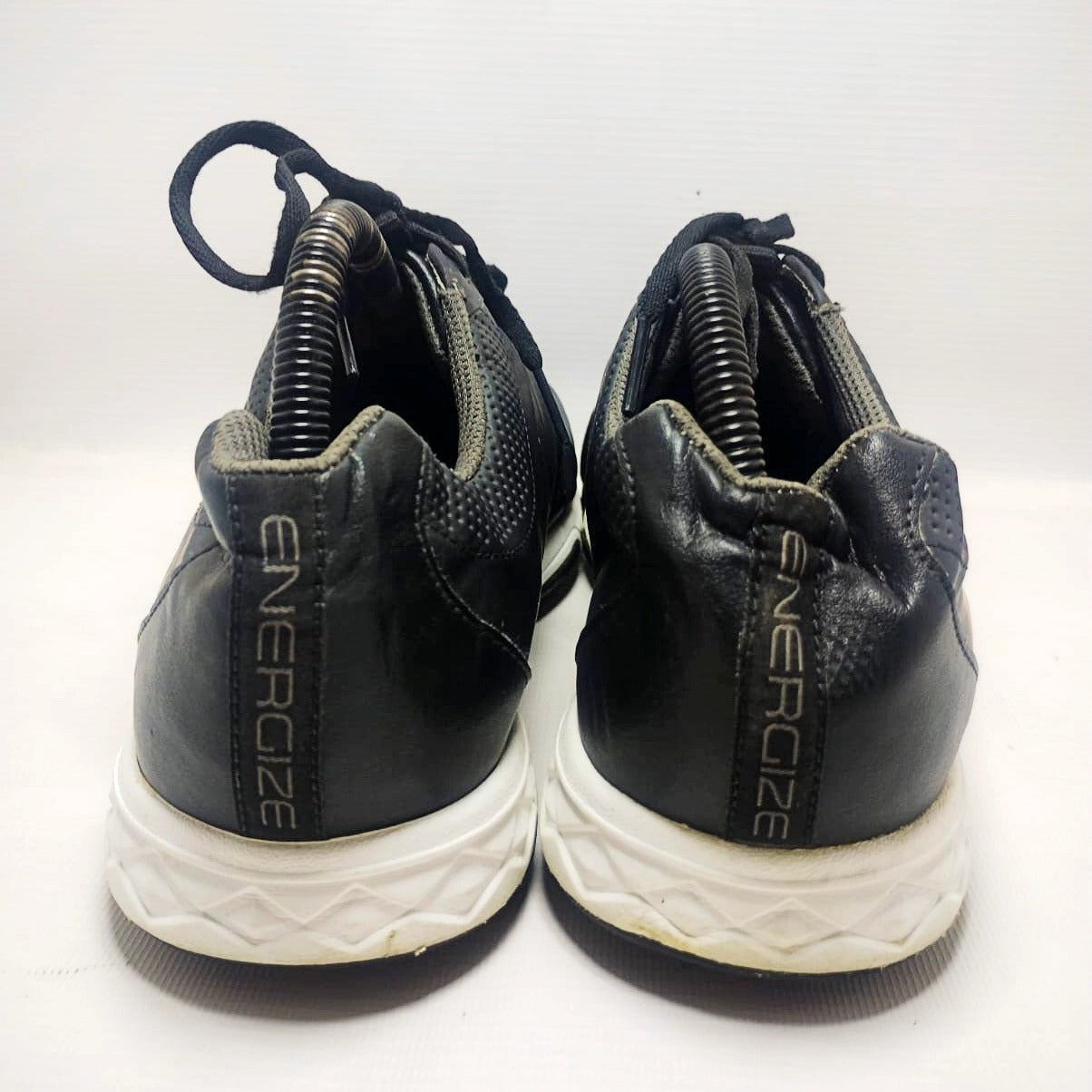 F.J. Energize men's golf shoes with spikes