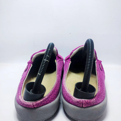 Spenco Siesta Slide Mosaic mules in a magenta/fuchsia color