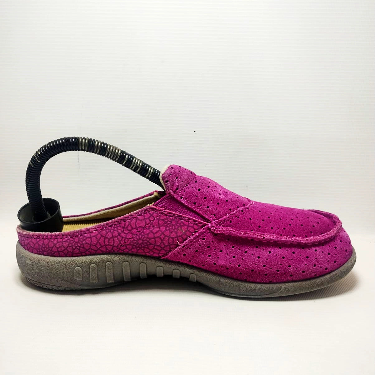 Spenco Siesta Slide Mosaic mules in a magenta/fuchsia color