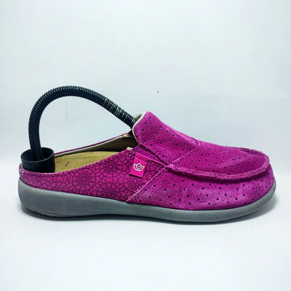Spenco Siesta Slide Mosaic mules in a magenta/fuchsia color