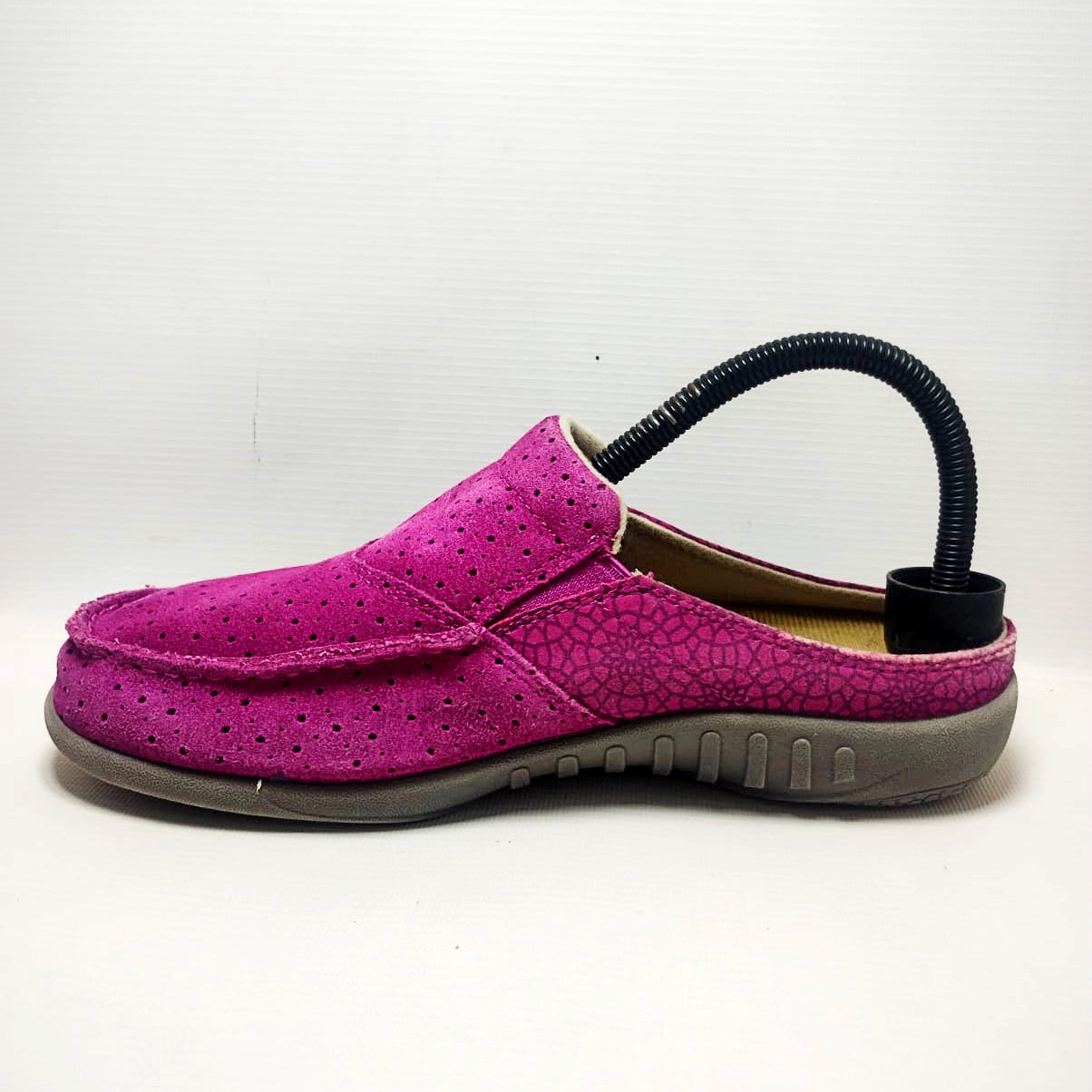 Spenco Siesta Slide Mosaic mules in a magenta/fuchsia color