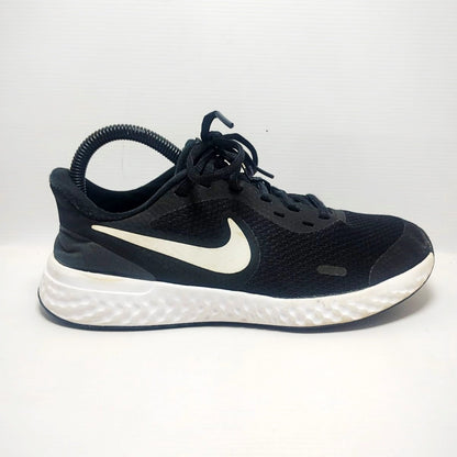 Nike Revolution