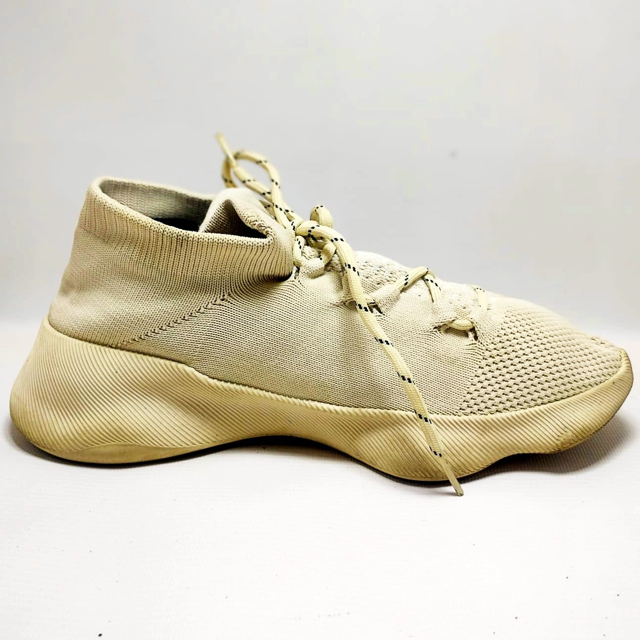Men's athleisure sneakers