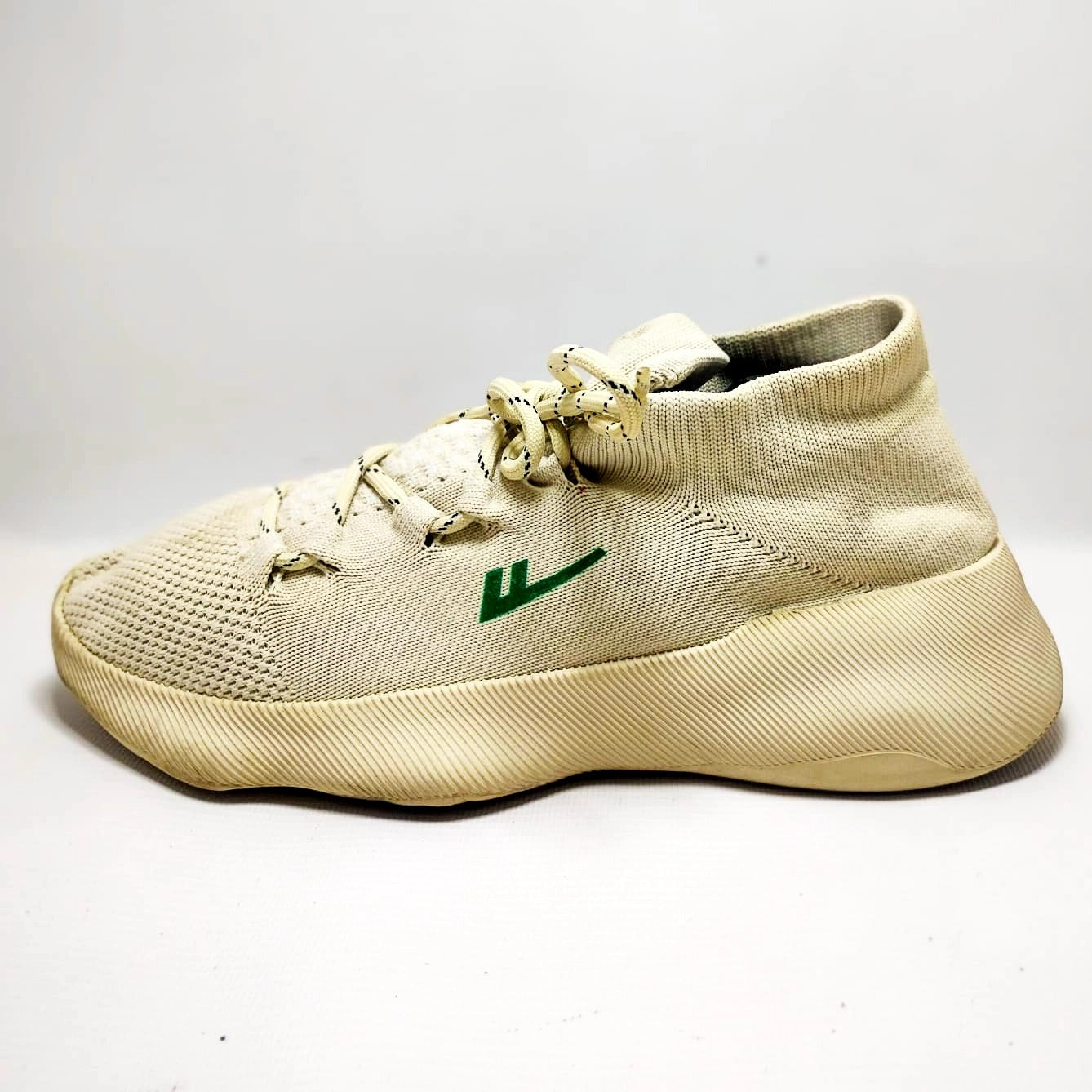 Men's athleisure sneakers