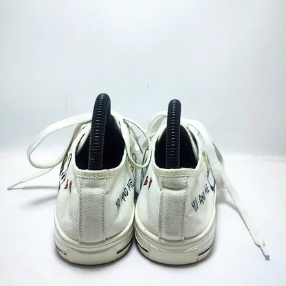 canvas low-top sneakers