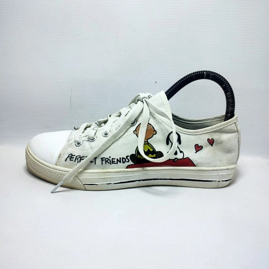 canvas low-top sneakers