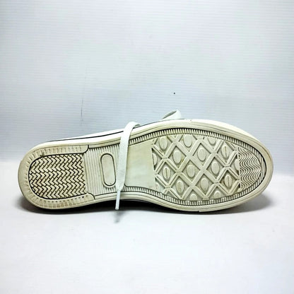 canvas low-top sneakers