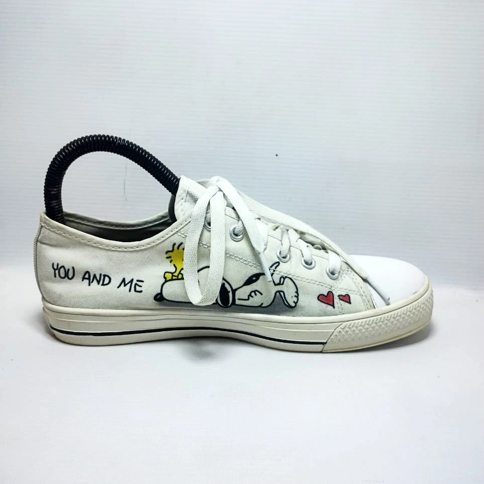 canvas low-top sneakers