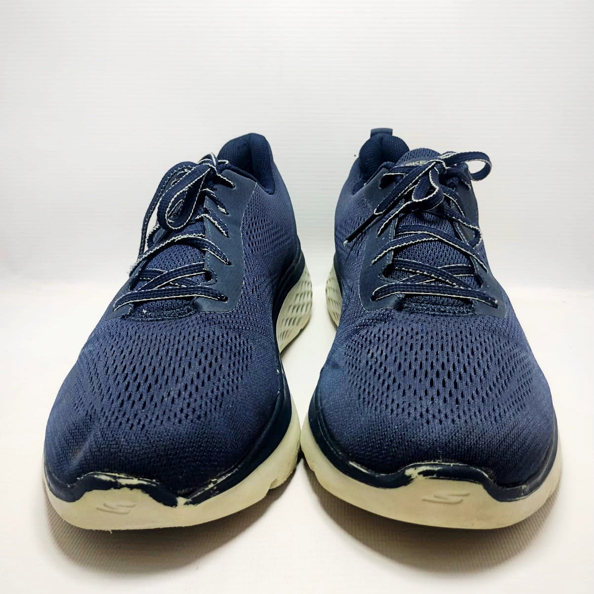 Skechers GOwalk Hyper Burst walking shoes