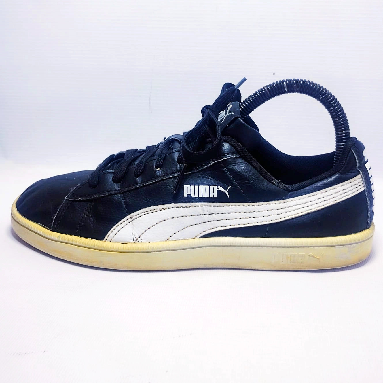 Puma Smash v2 Leather Sneakers.